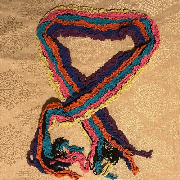 Colorful Ruffled Knit Scarf - Picture 6 of 6